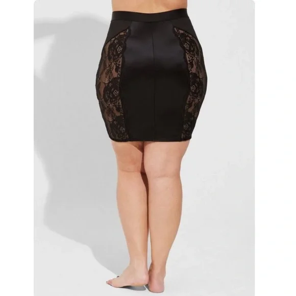 TORRID NWT Satin And Lace Retro Slip Skirt - Picture 2 of 6